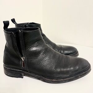 HUGO BOSS - Leather Chelsea Boots